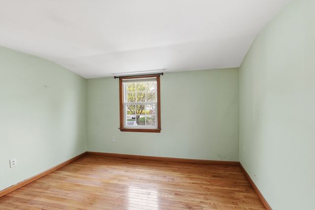 33 Julia Rd, Weymouth, MA 02191