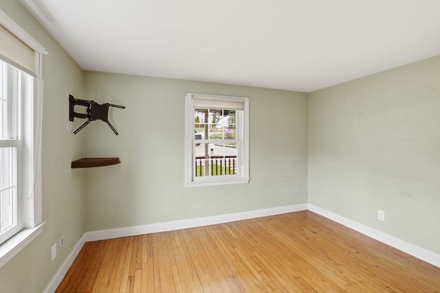 33 Julia Rd, Weymouth, MA 02191