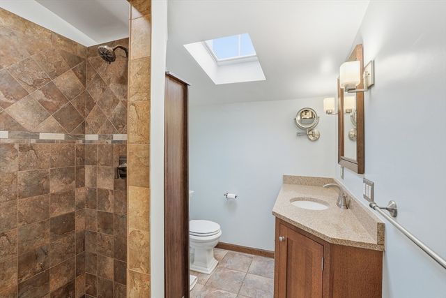 33 Julia Rd, Weymouth, MA 02191