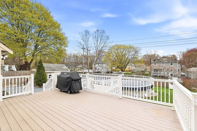 33 Julia Rd, Weymouth, MA 02191