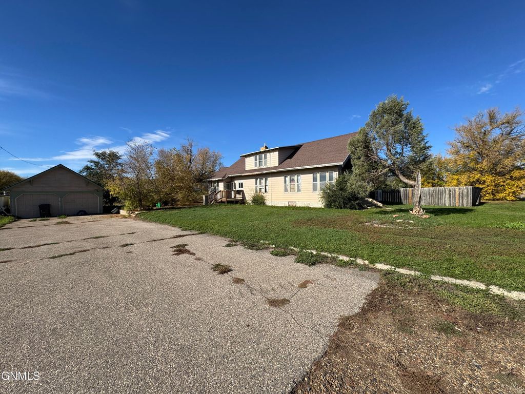 908 Elk Street, Alexander, ND 58831 photo 4