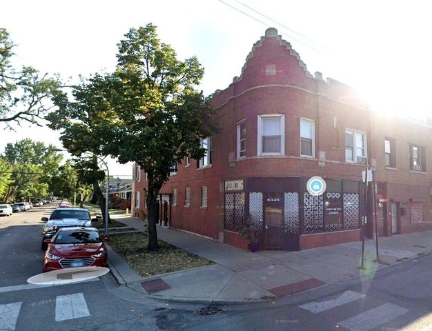 4335 W Fullerton Avenue, Chicago, IL 60639