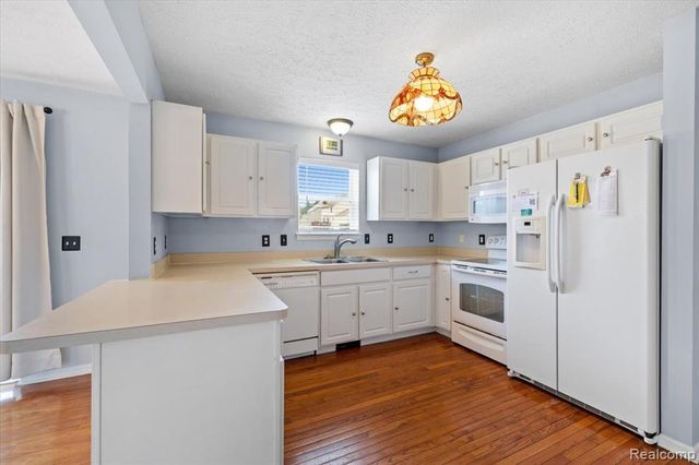 112 Turtle Trace, Pinckney, MI 48169