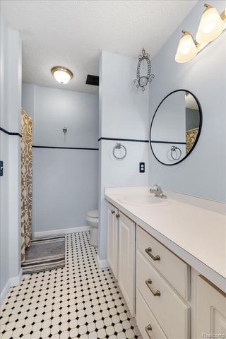 112 Turtle Trace, Pinckney, MI 48169