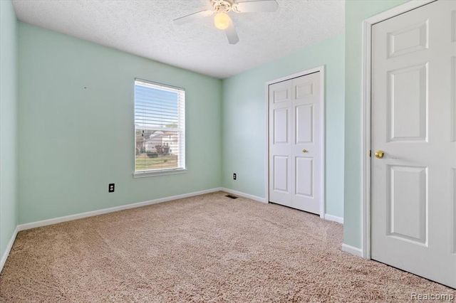 112 Turtle Trace, Pinckney, MI 48169