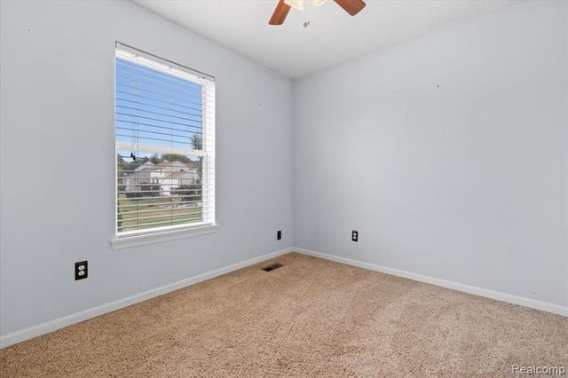 112 Turtle Trace, Pinckney, MI 48169