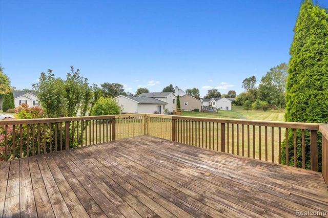 112 Turtle Trace, Pinckney, MI 48169