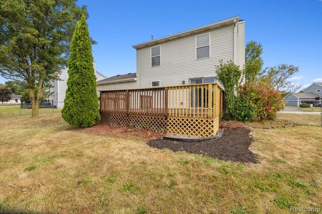 112 Turtle Trace, Pinckney, MI 48169