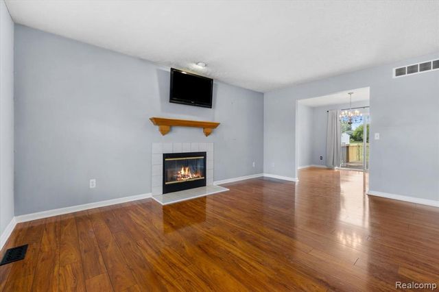 112 Turtle Trace, Pinckney, MI 48169