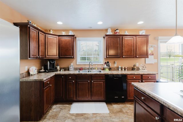 1630 S DIVISION Street, Carterville, IL 62918