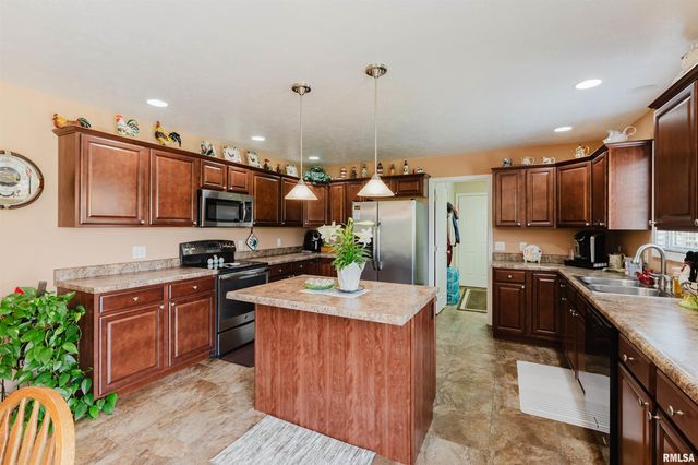 1630 S DIVISION Street, Carterville, IL 62918