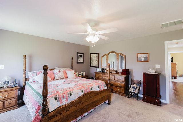 1630 S DIVISION Street, Carterville, IL 62918