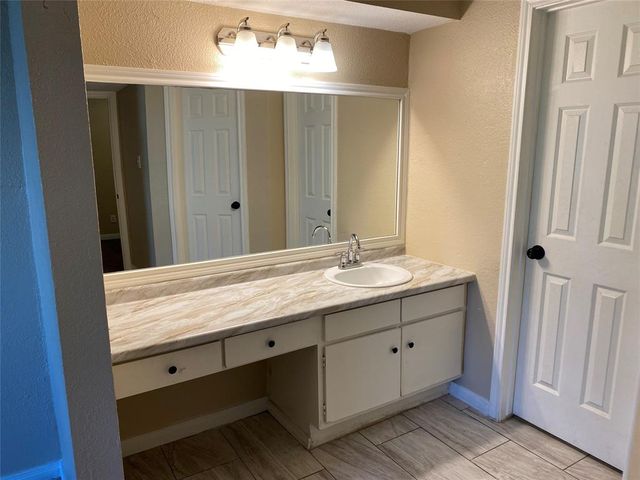 5625 Antoine Drive 601, Houston, TX 77091