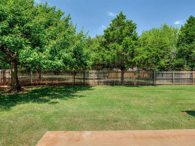 705 Harrier Hawk, Edmond, OK 73003