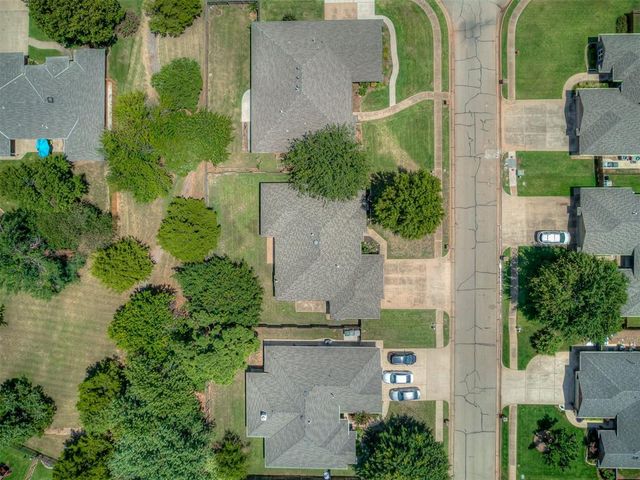 705 Harrier Hawk, Edmond, OK 73003