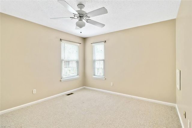 4824 Haymarket DR, Virginia Beach, VA 23462