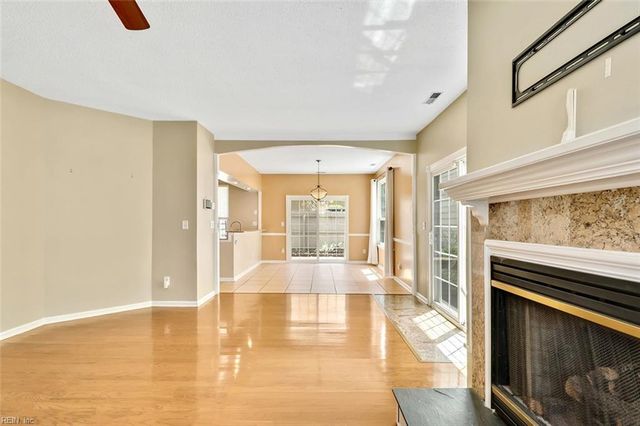 4824 Haymarket DR, Virginia Beach, VA 23462