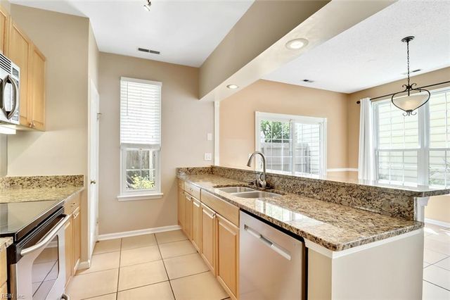 4824 Haymarket DR, Virginia Beach, VA 23462