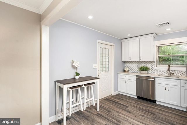 17 SHELLEY LA, Hamilton, NJ 08690
