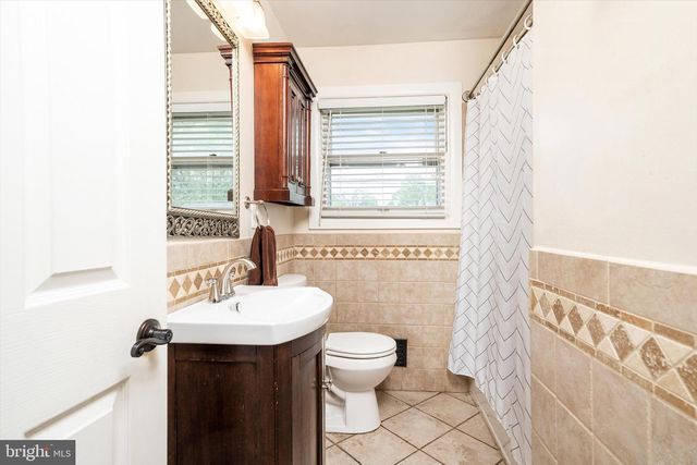 17 SHELLEY LA, Hamilton, NJ 08690