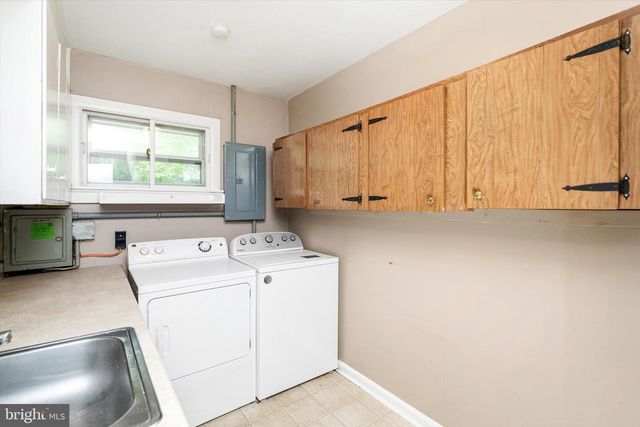 17 SHELLEY LA, Hamilton, NJ 08690