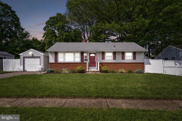 17 SHELLEY LA, Hamilton, NJ 08690
