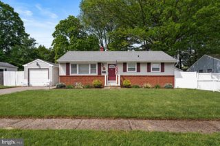 17 SHELLEY LA, Hamilton, NJ 08690