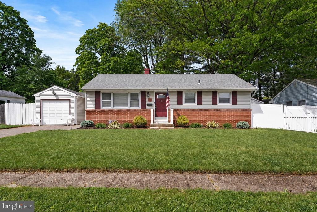 17 SHELLEY LA, Hamilton, NJ 08690