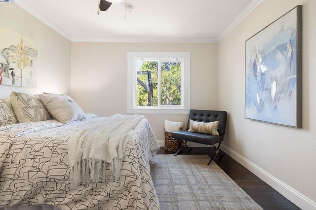 2133 E 30Th St, Oakland, CA 94606