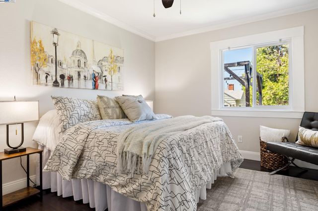 2133 E 30Th St, Oakland, CA 94606