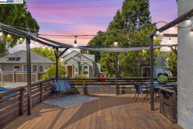 2133 E 30Th St, Oakland, CA 94606