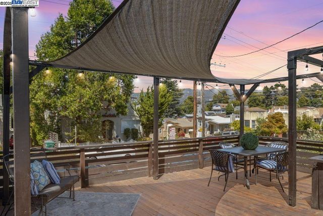 2133 E 30Th St, Oakland, CA 94606
