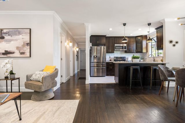 2133 E 30Th St, Oakland, CA 94606