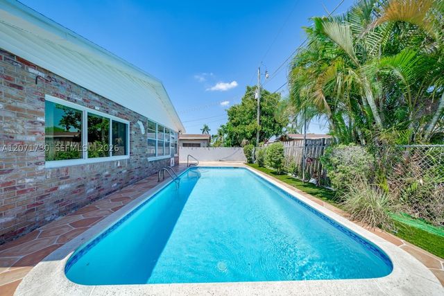 11461 NW 35th St, Sunrise, FL 33323