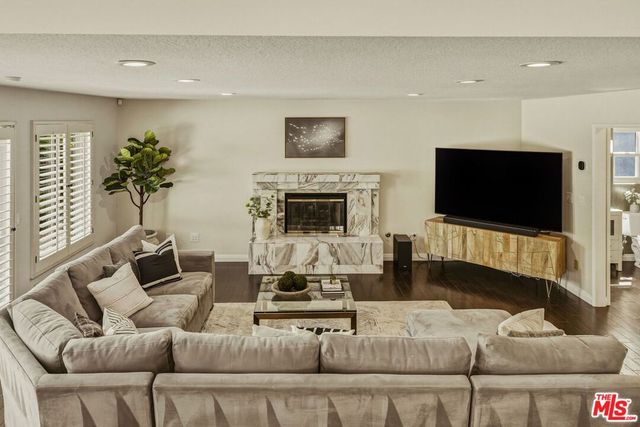 7262 Elmsbury Lane, West Hills, CA 91307