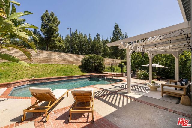 7262 Elmsbury Lane, West Hills, CA 91307