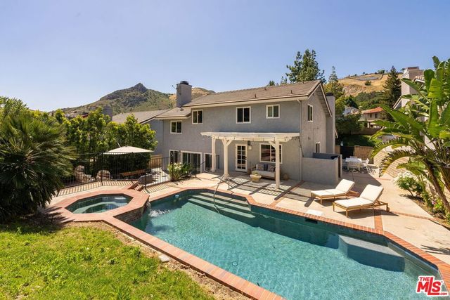 7262 Elmsbury Lane, West Hills, CA 91307
