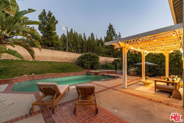 7262 Elmsbury Lane, West Hills, CA 91307