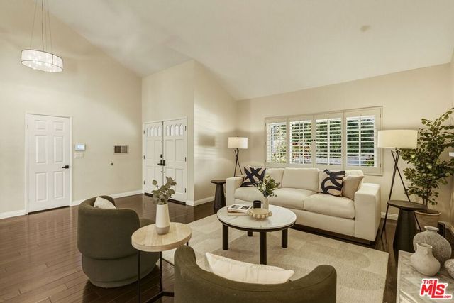 7262 Elmsbury Lane, West Hills, CA 91307