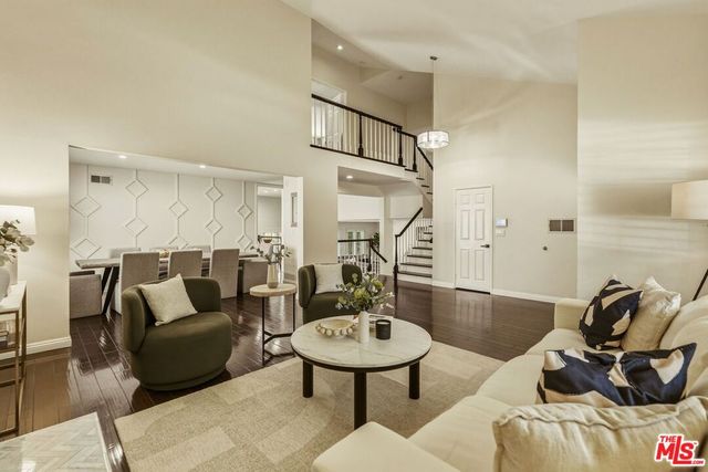 7262 Elmsbury Lane, West Hills, CA 91307