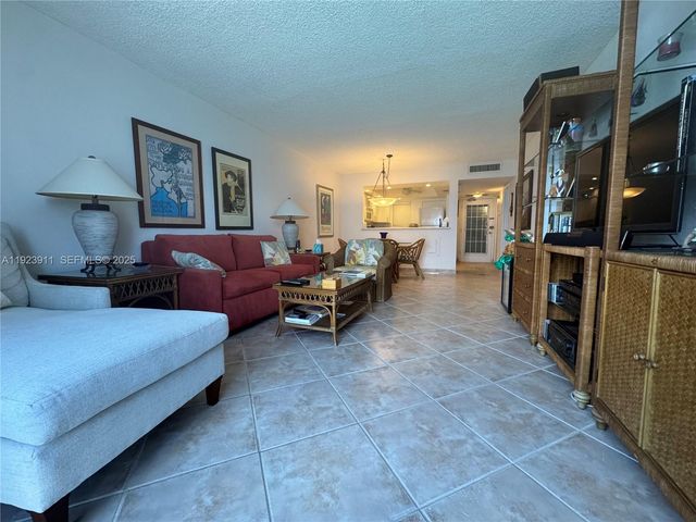 400 N Surf Rd RGB, Hollywood, FL 33019