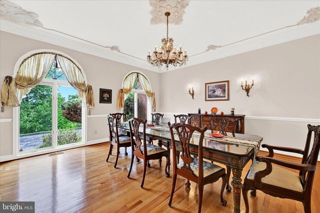 5 CHAMARAL CT, Cockeysville, MD 21030