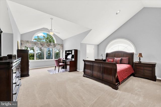 5 CHAMARAL CT, Cockeysville, MD 21030