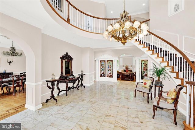 5 CHAMARAL CT, Cockeysville, MD 21030