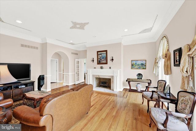 5 CHAMARAL CT, Cockeysville, MD 21030