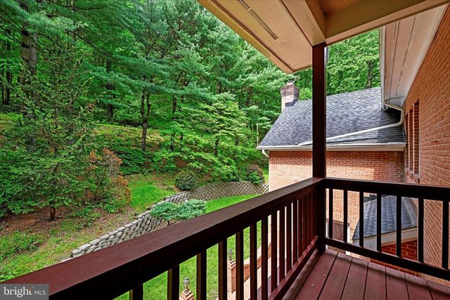 5 CHAMARAL CT, Cockeysville, MD 21030