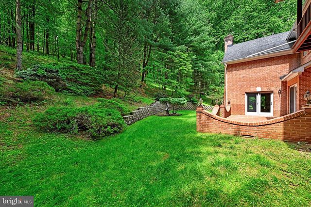 5 CHAMARAL CT, Cockeysville, MD 21030