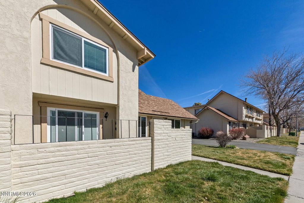 Image 2 of property listing at 14 Condor Circle, Carson City, NV 89701