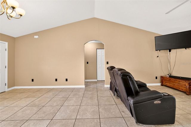 18 PINE COURSE LOOP, Ocala, FL 34472