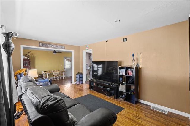 9125 Cherry Street, Kansas City, MO 64131